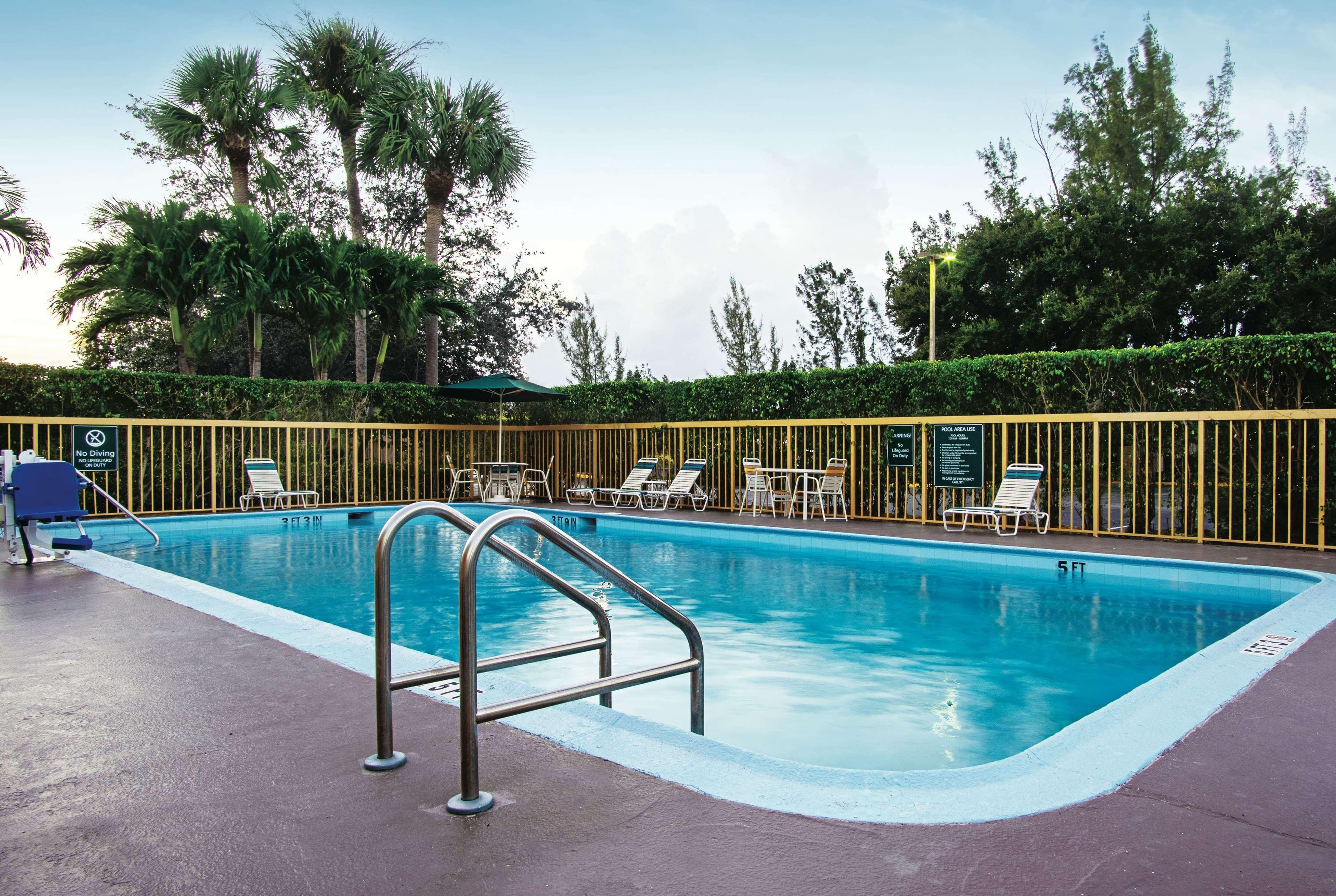 La Quinta Inn By Wyndham West Palm Beach - Florida Turnpike Kültér fotó